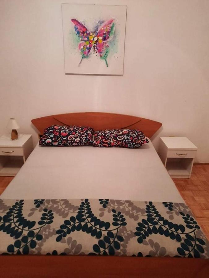 Apartma Sub Rosa *