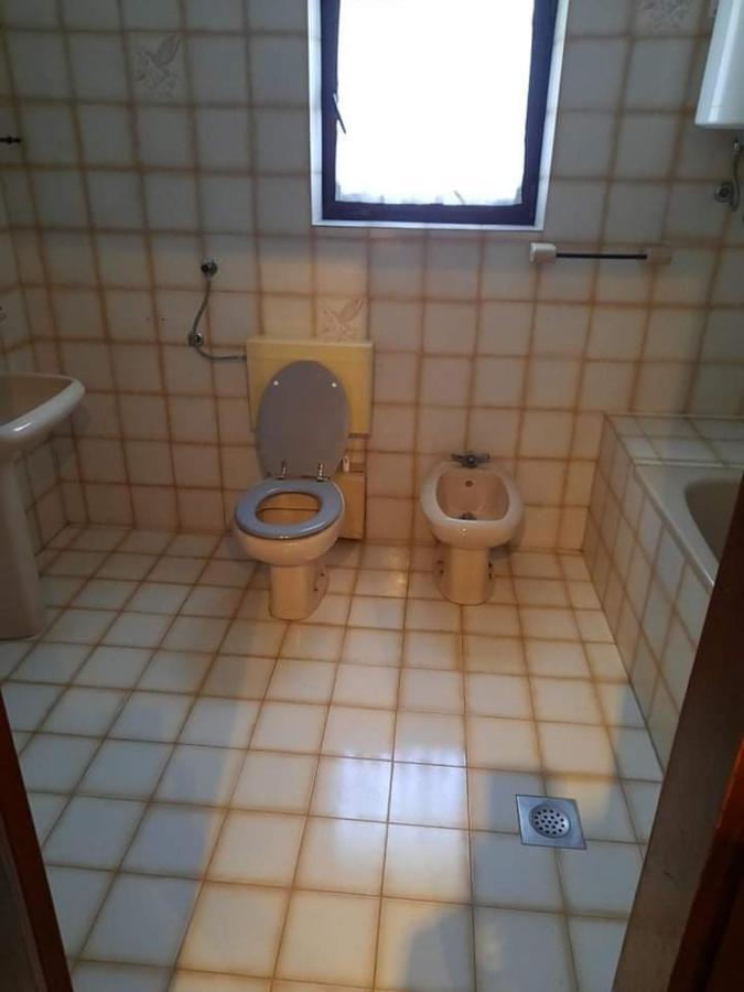 Sub Rosa Apartma *